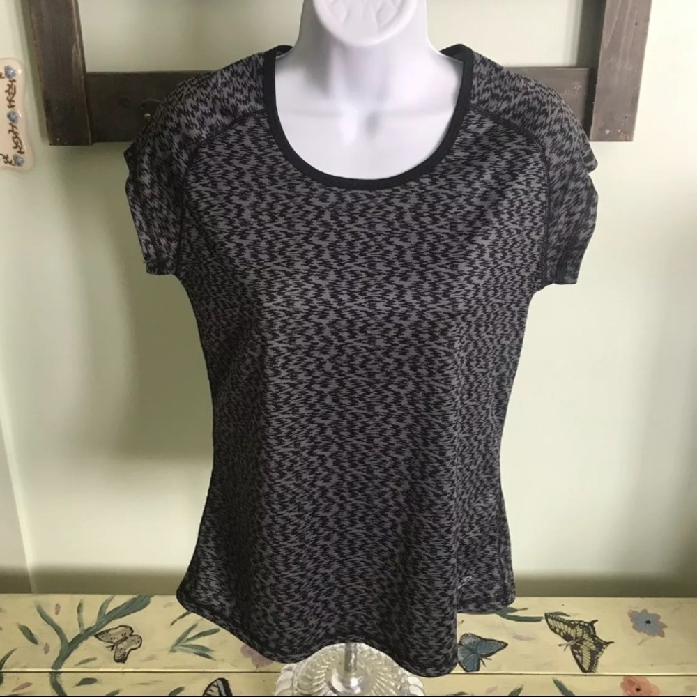 Champion DuoDry Girls Gray Short Sleeve Shirt 100% Polyester Medium NWOT